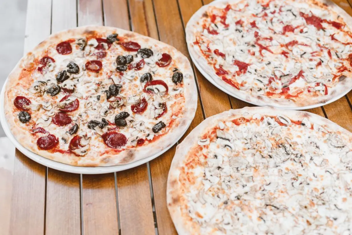 pizza table