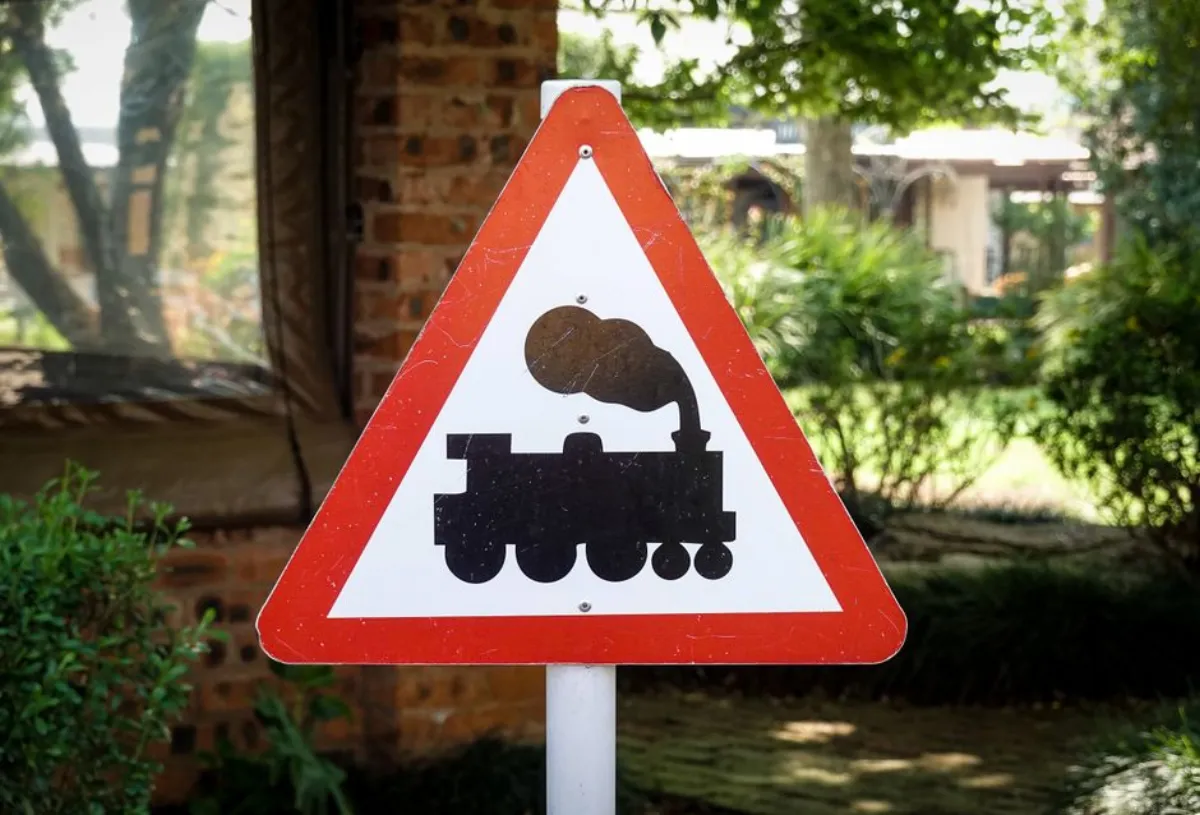 train warning