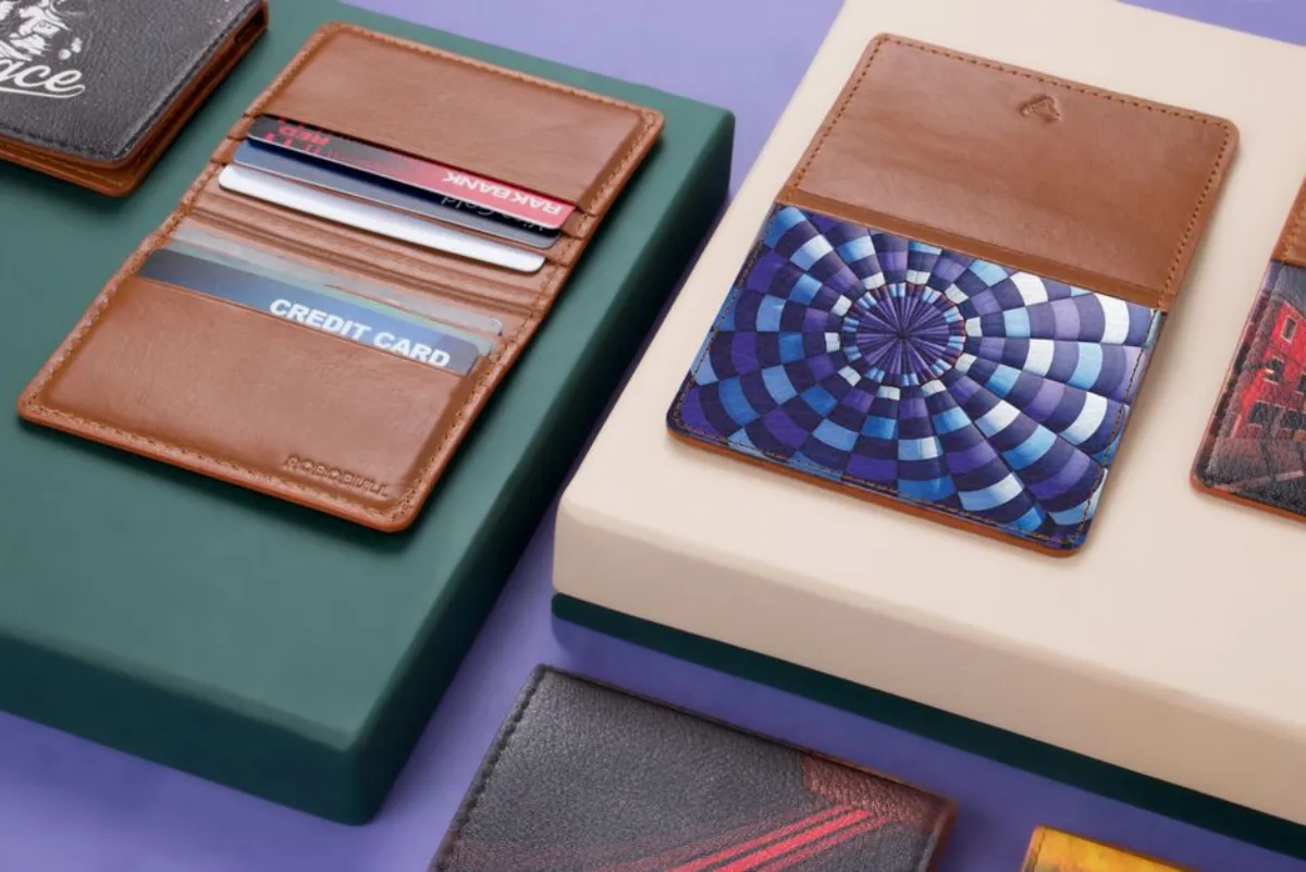 college wallet